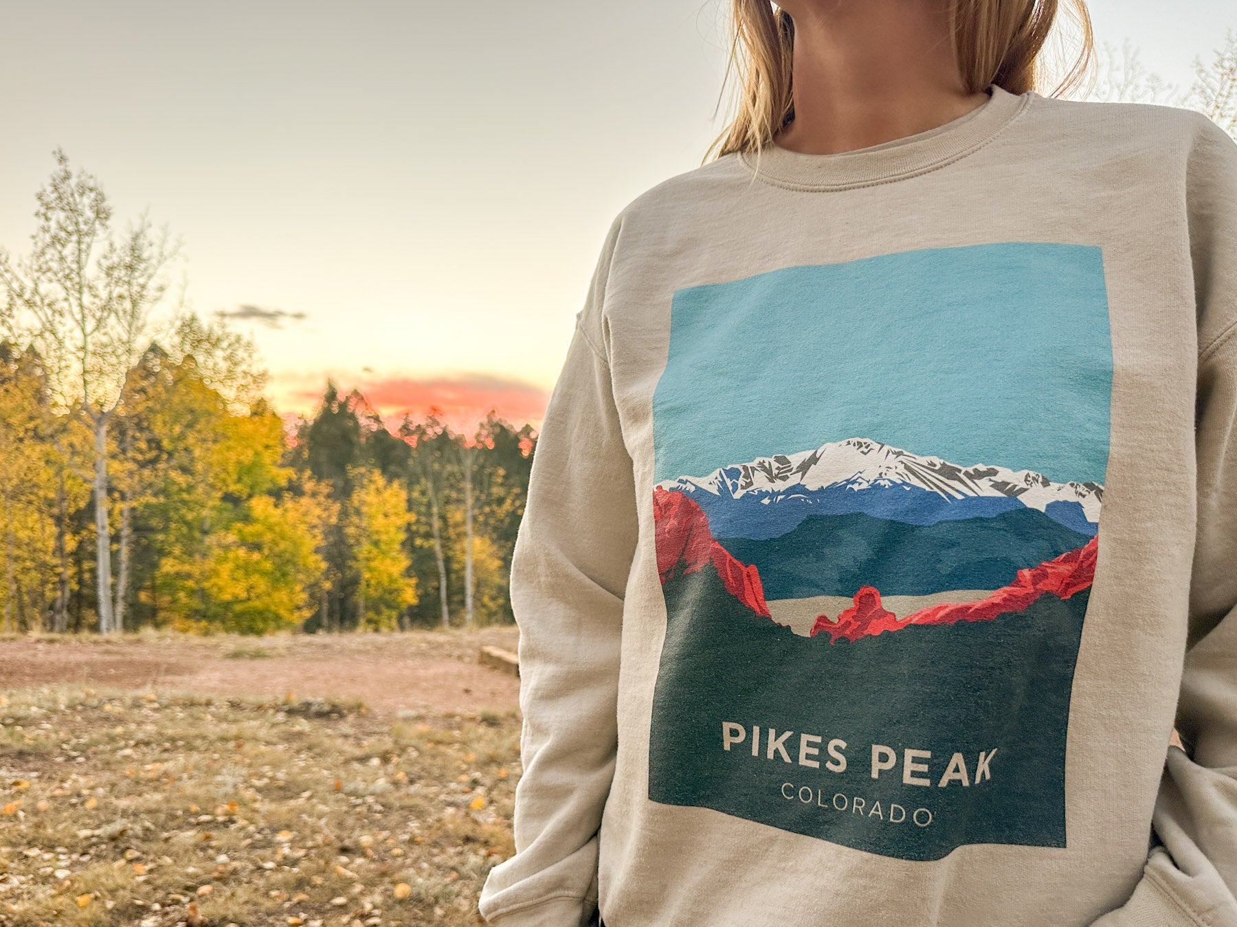 Pikes Peak Sweatshirt - Sand